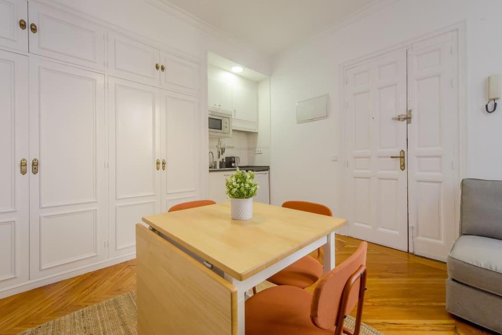 Petite E Chic Loft Para 3 En El Corazon De Madryt Zewnętrze zdjęcie